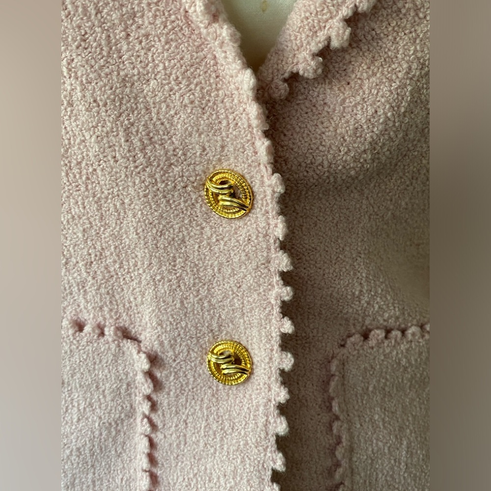 Vintage Adolfo Women’s Boucle Suit With Silk Blouse. EUC. - Picture 4 of 8